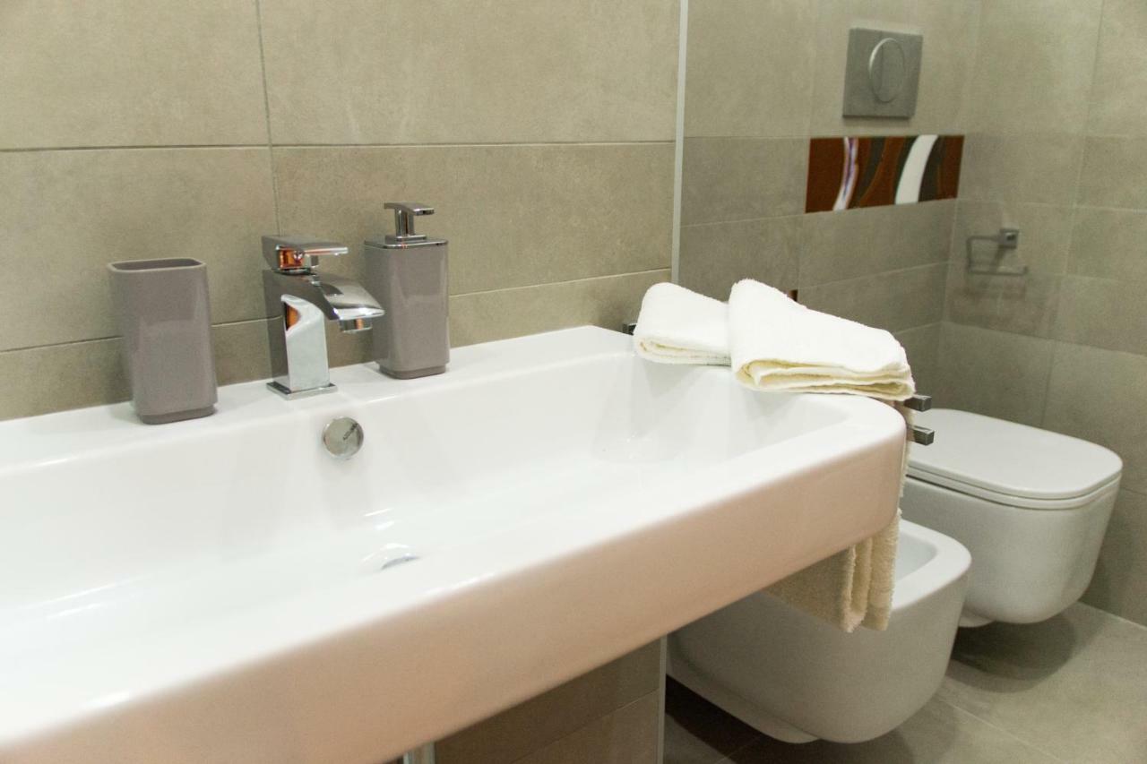 B&B Il Balconcino A Santa Chiara Νάπολη Εξωτερικό φωτογραφία