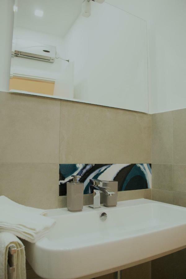 B&B Il Balconcino A Santa Chiara Νάπολη Εξωτερικό φωτογραφία